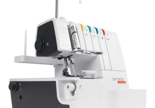 Máquina de coser Bernette Funlock 44