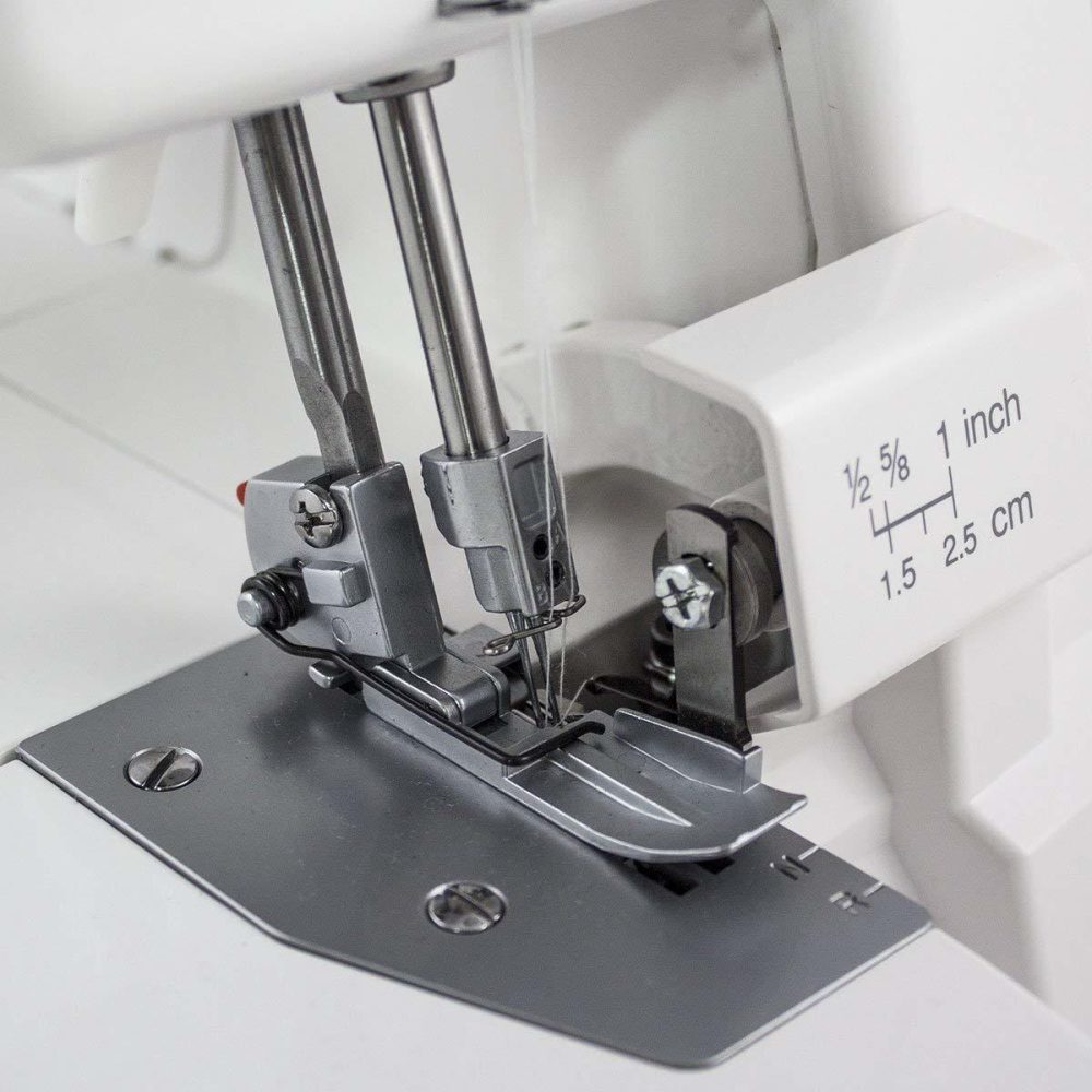Máquina de coser JUKI MO-50e