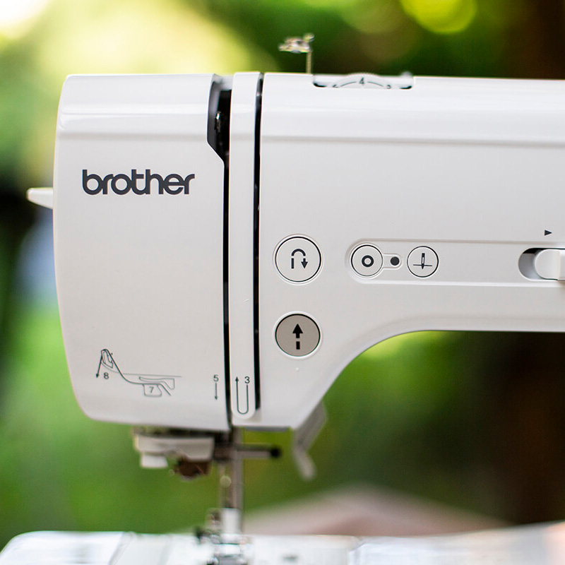 Máquina de coser BROTHER A80 electrónica