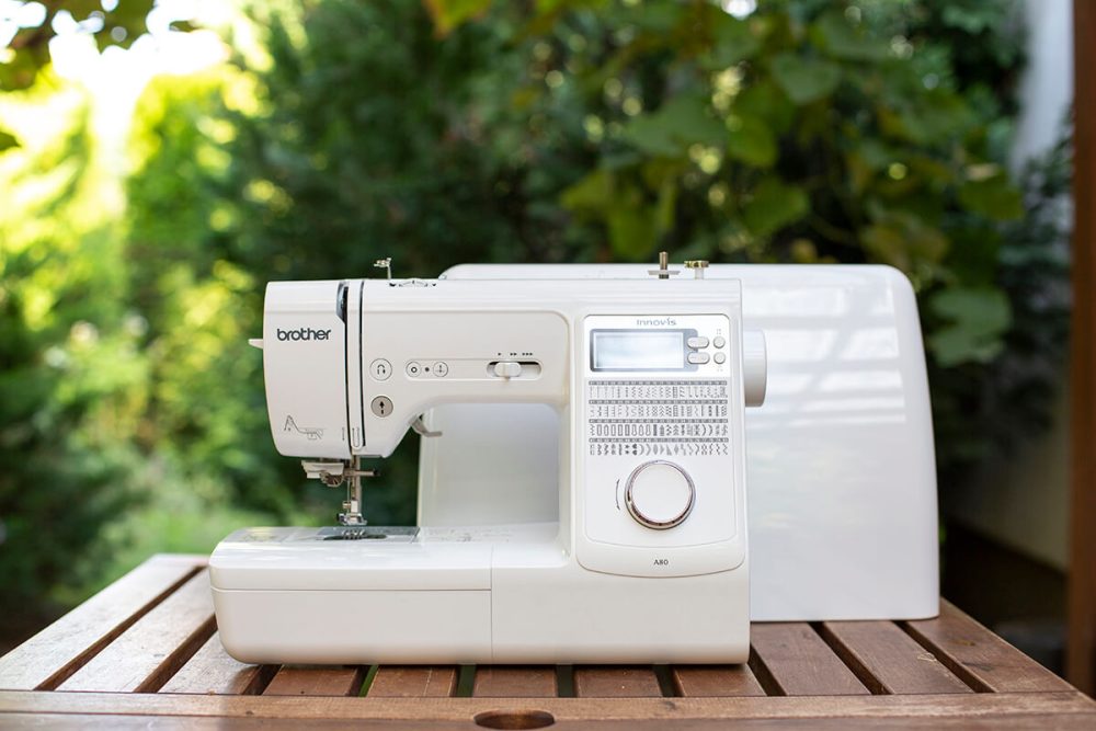 Máquina de coser BROTHER A80 electrónica